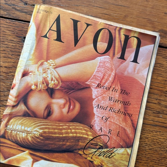 Avon 1995 Vintage Gold Heart Hoop Faux Diamond Clip Earrings NIB 19 - Picture 12 of 15